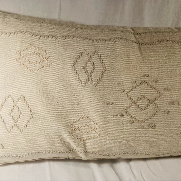 Vintage textured cotton rectangular pillow tassels at ends feather down insert - Picture 2 of 12